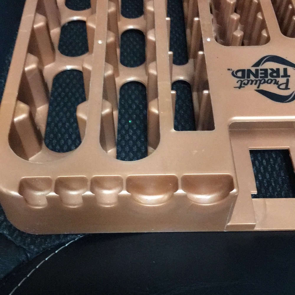 Wall hanging battery caddy - Picture 5 of 5